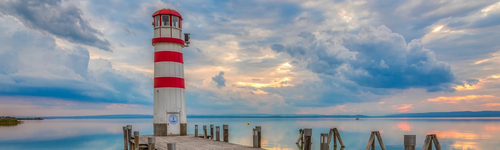 Der Leuchtturm der Marktgemeinde Podersdorf am See.